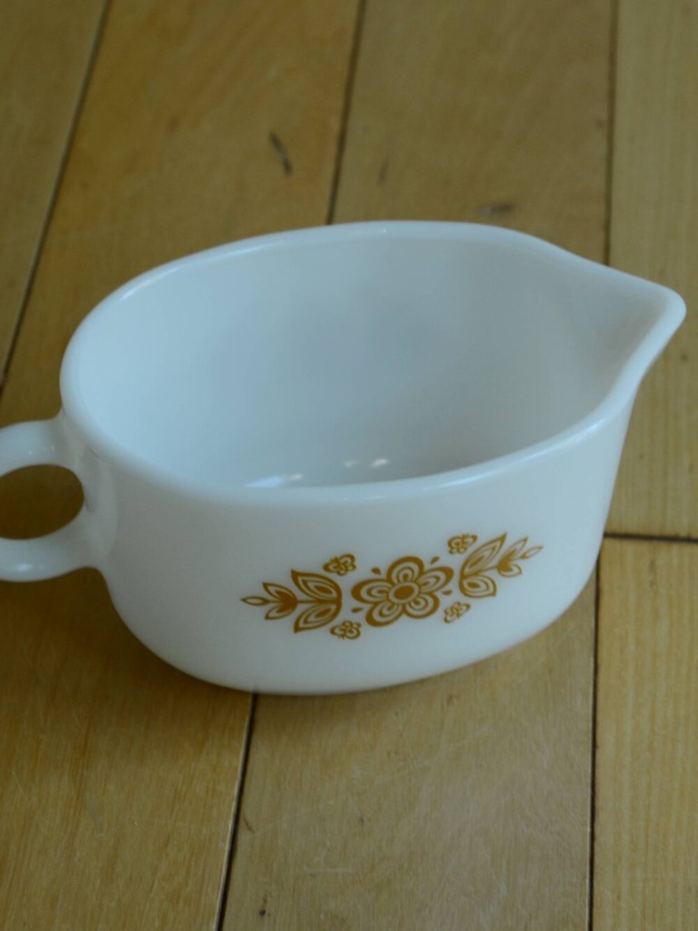 Pyrex Vintage Butterfly Gold Gravy Boat 77-B Corning USA One Piece Oven Safe